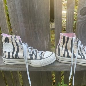 Custom light pink zebra high tops converse (platform)